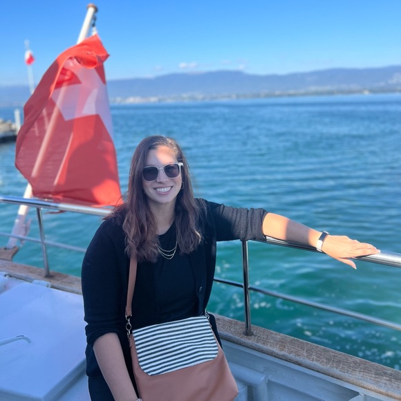 Meet your Posher, Kelsey - Picture 2 of 2